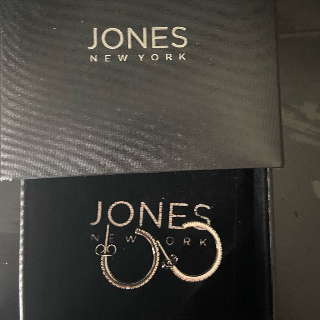 Jones New York Hoop Style Earrings 40$